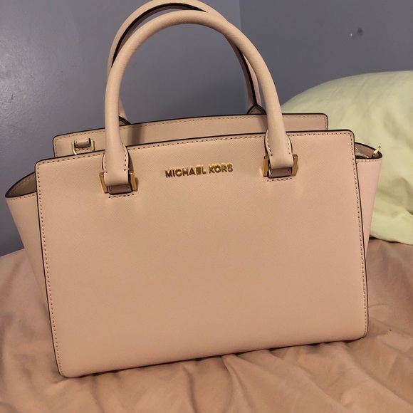 Michael Kors Plush Pink Purse - Picture 4 of 6